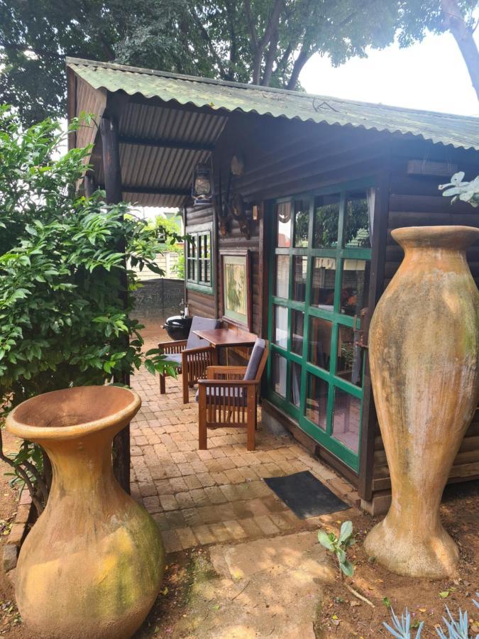 Hotel The Old Cabin Cullinan Exterior foto